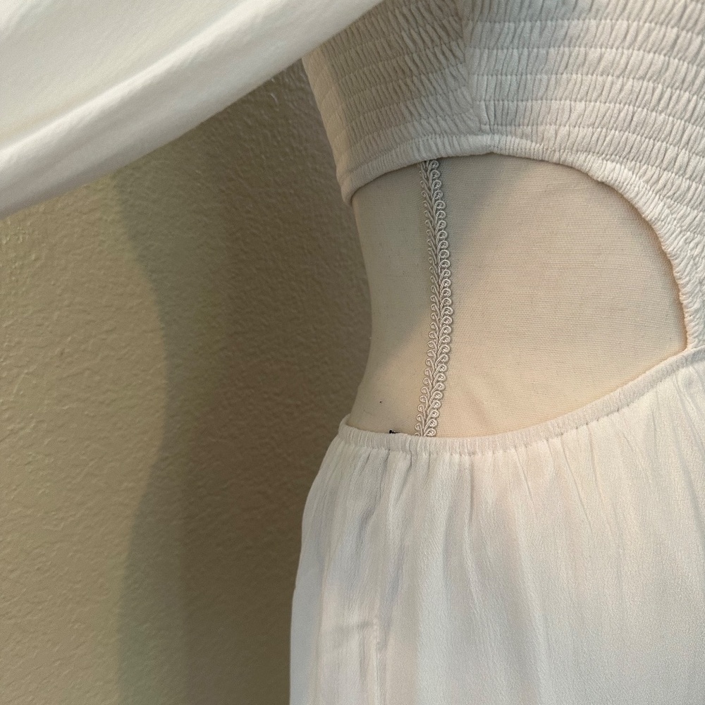 FOREVER 21 WOVEN PEASANT CUT OUT DRESS SIZE SMALL  -NEVER WORN - Picture 3 of 13